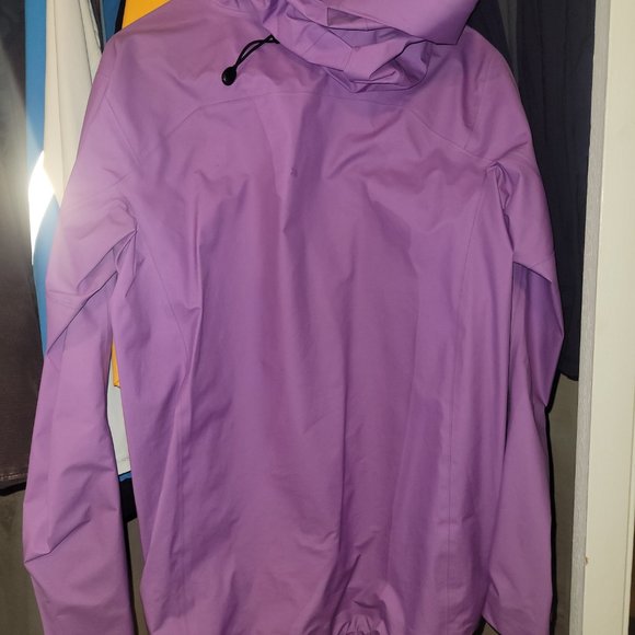 Womens Arcteryx beta jacket size small - Picture 3 of 3